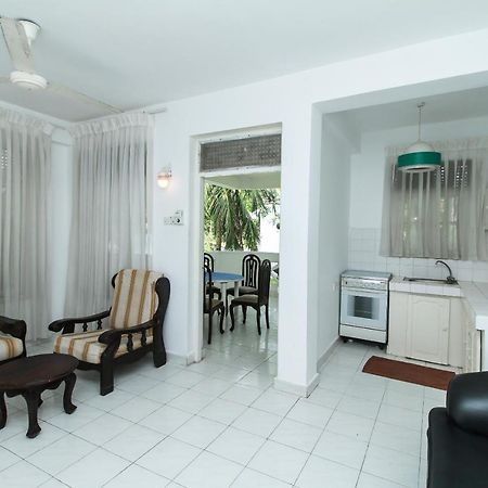 The Kings Bay Hotel Ettukala 外观 照片