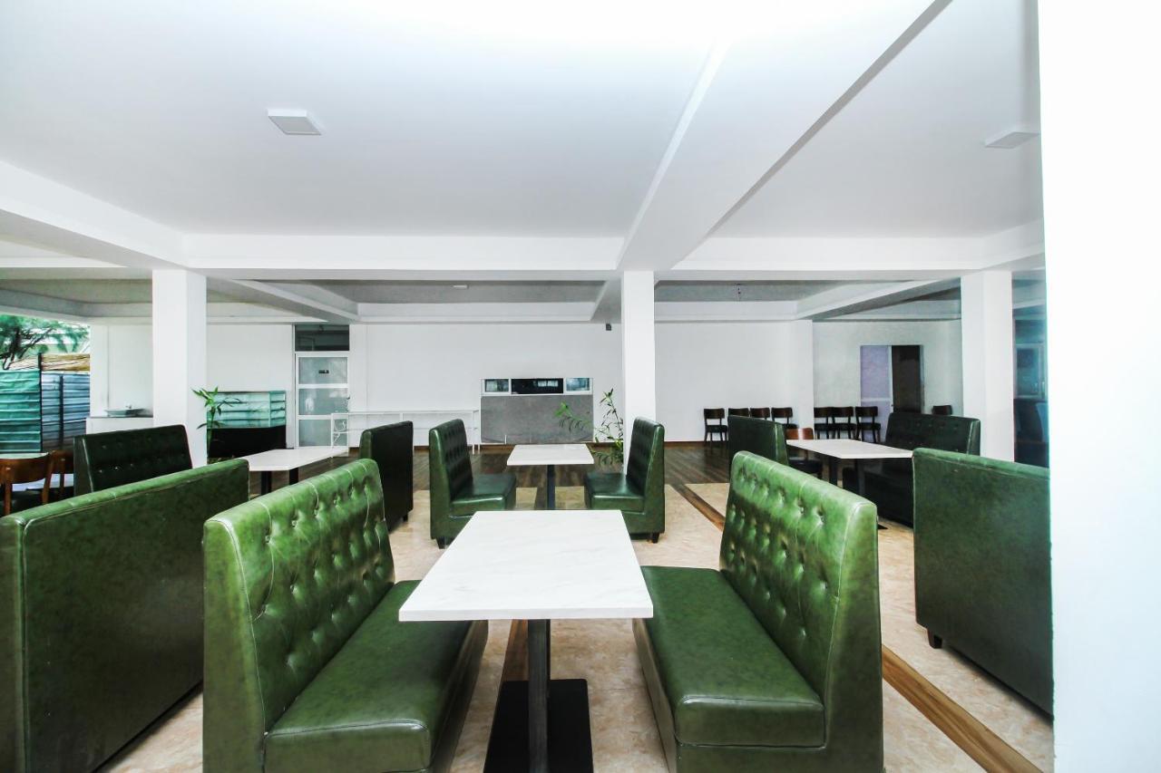 The Kings Bay Hotel Ettukala 外观 照片